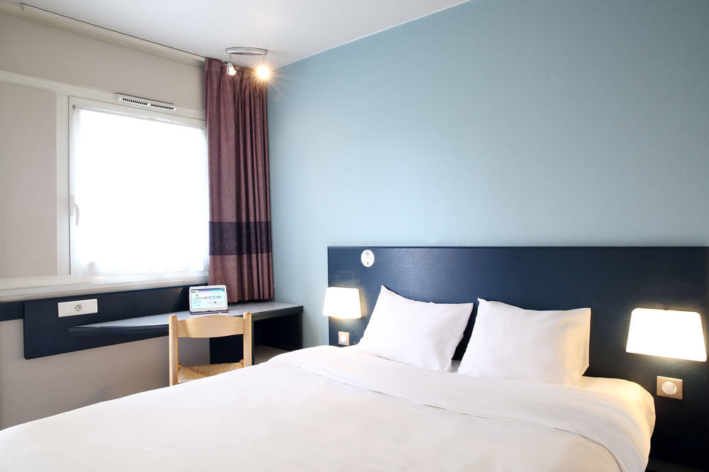 B&B Hotel Hyeres Bagian luar foto