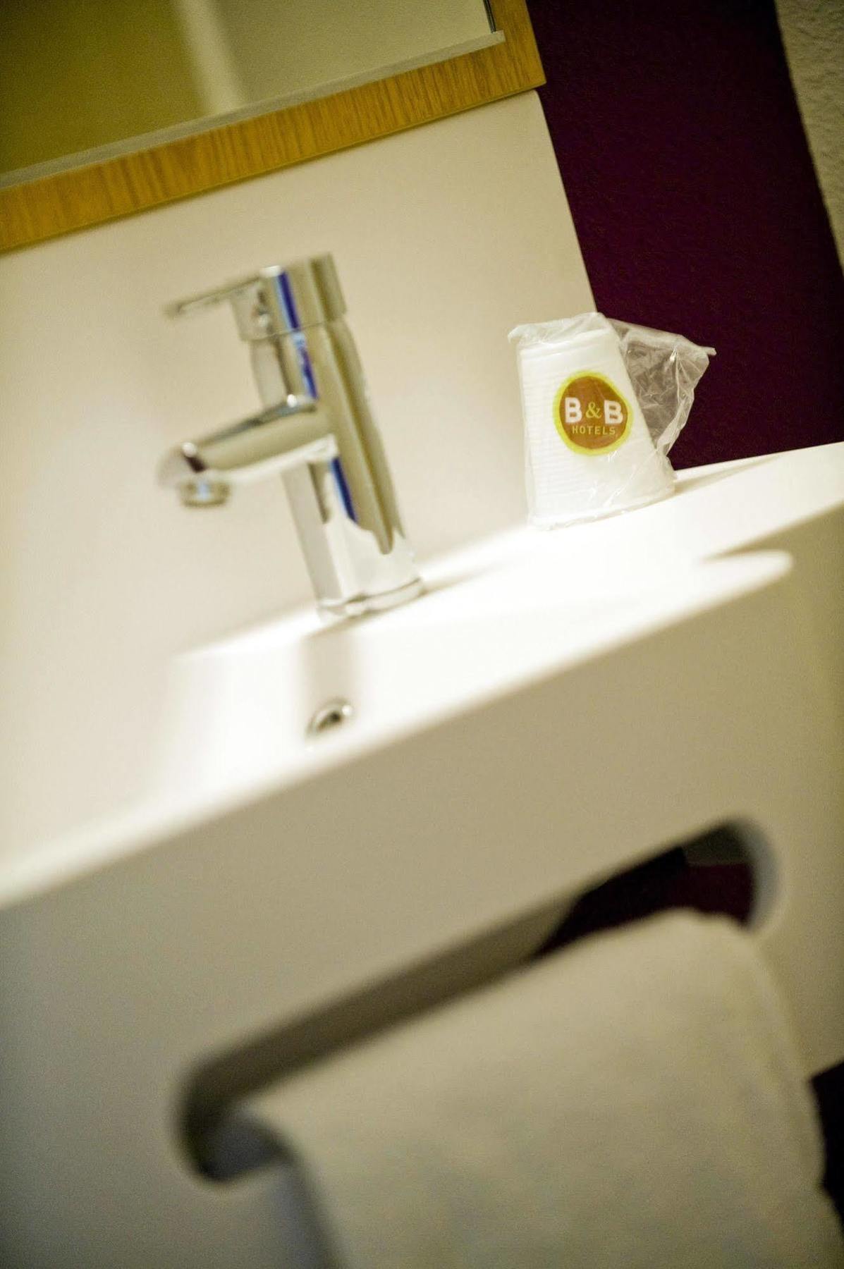 B&B Hotel Hyeres Bagian luar foto