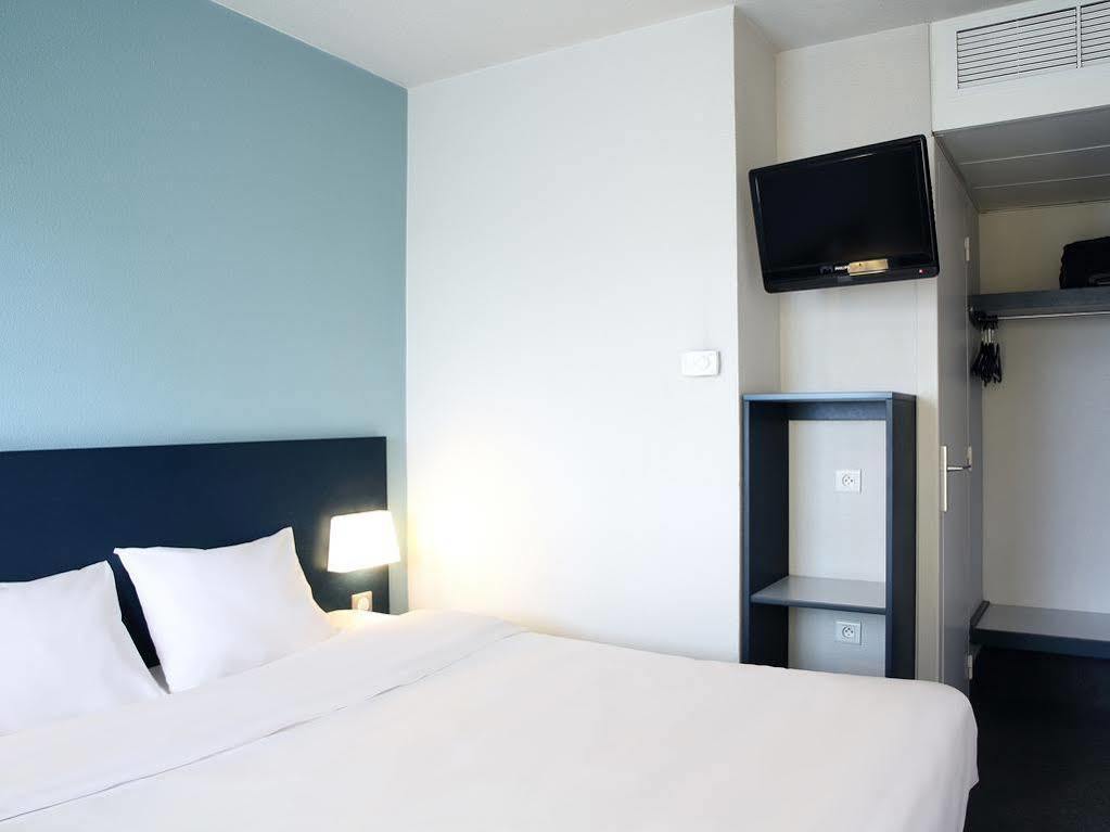 B&B Hotel Hyeres Bagian luar foto