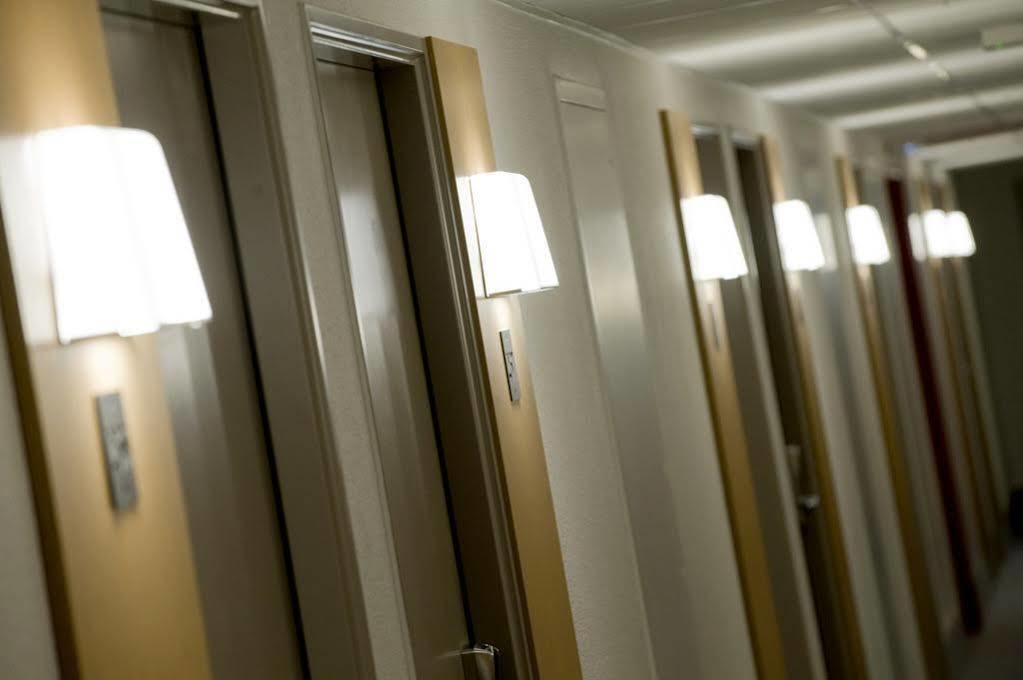 B&B Hotel Hyeres Bagian luar foto