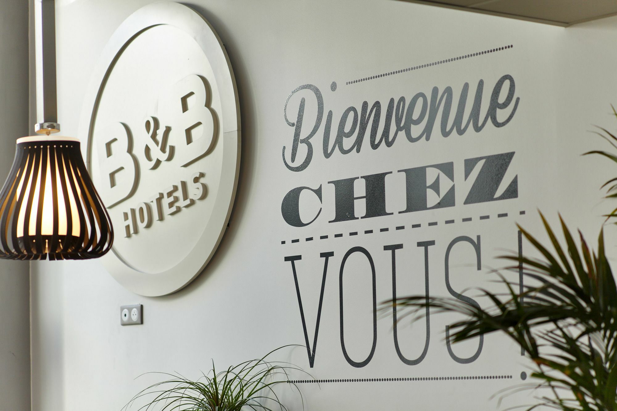 B&B Hotel Hyeres Bagian luar foto