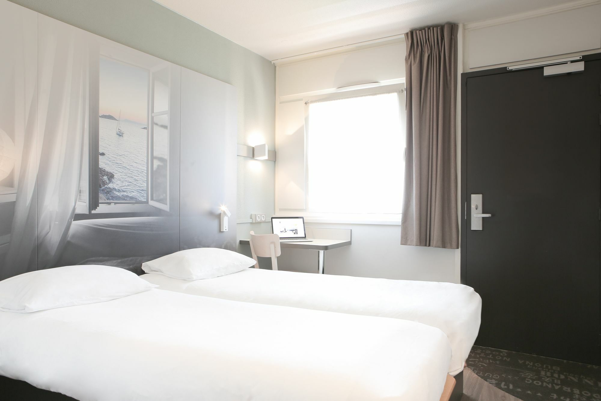 B&B Hotel Hyeres Bagian luar foto