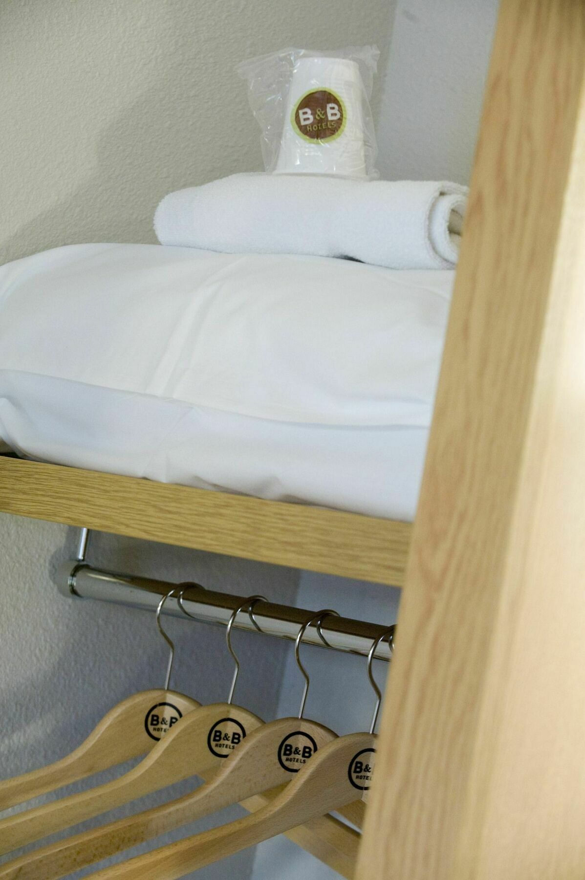 B&B Hotel Hyeres Bagian luar foto